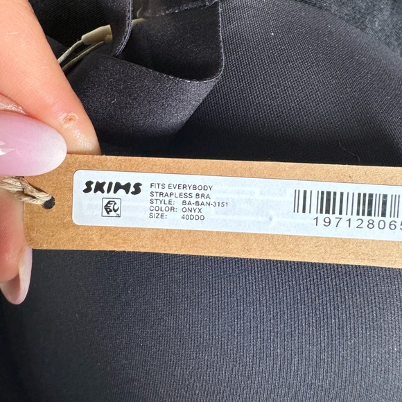 NWT SKIMS Fits Everybody Strapless Bra in Onyx - Picture 9 of 9